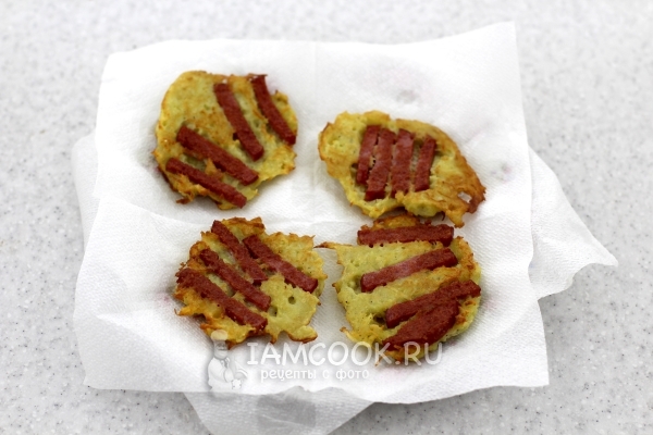 Готовые Картофельные драники с колбасой