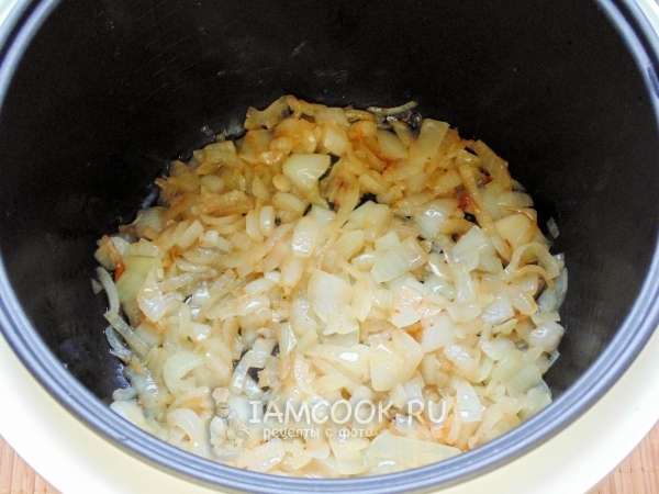 Обжарить лук