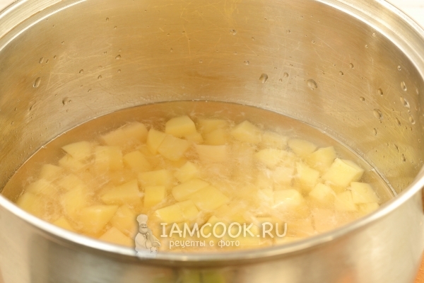 Картофель в воде