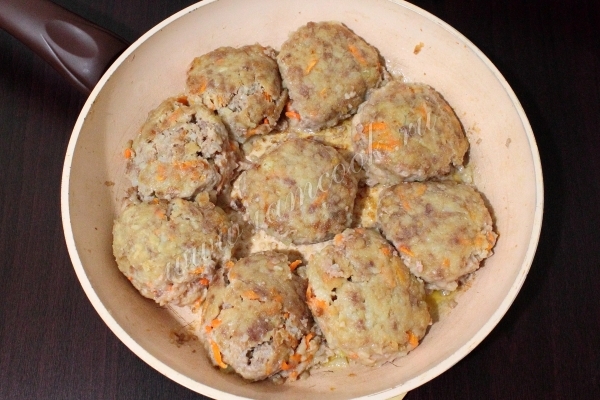 Обжарка ежиков на сковороде