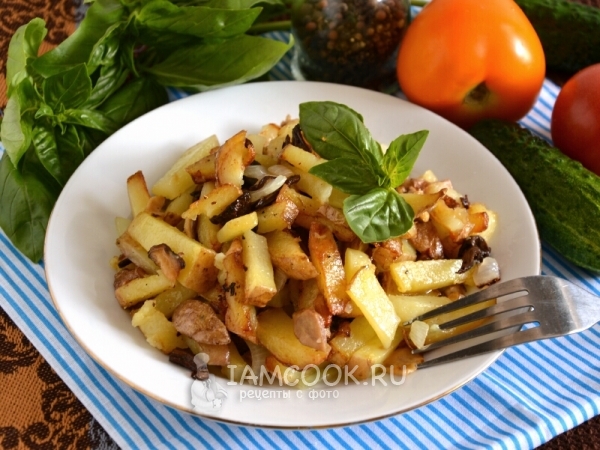 Фото жареной картошки с белыми грибами