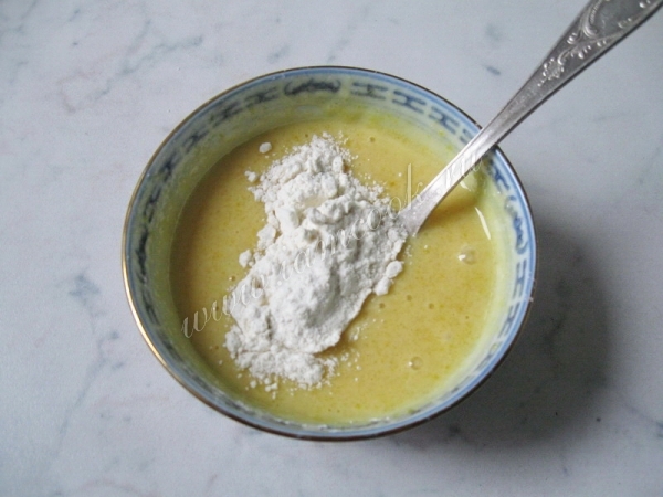 Добавить муку