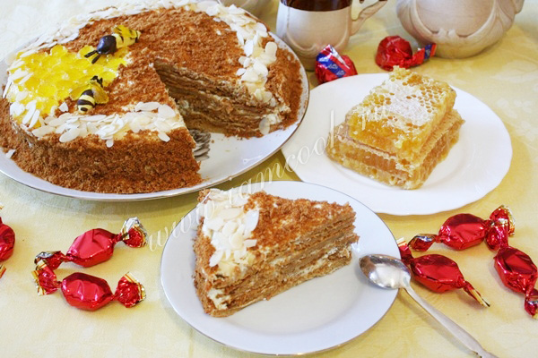 Рецепт торта «Медовик» со сметанным кремом