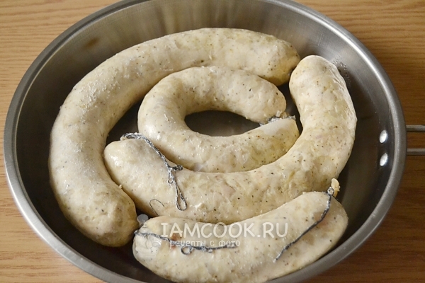 Обжарить колбасу
