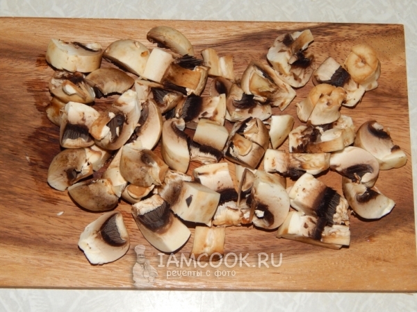 Шампиньоны порезанные