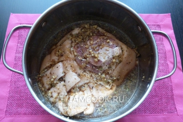 Замариновать свиную ножку