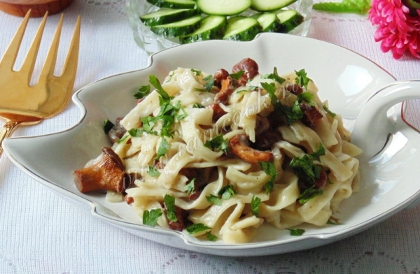 Лапша с грибами в сливочном соусе