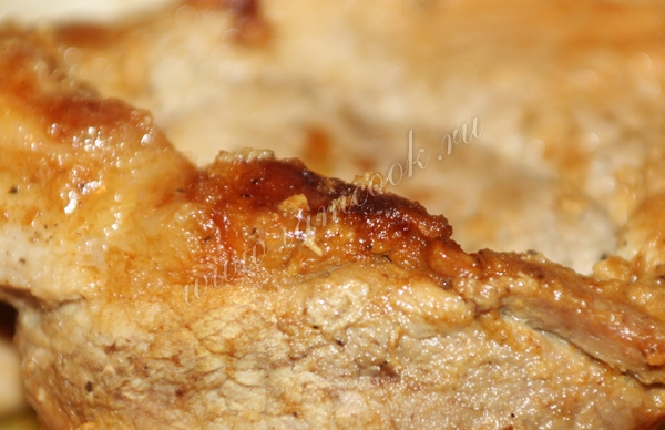 Румяный стейк из свинины