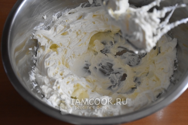 Взбить сливочный сыр