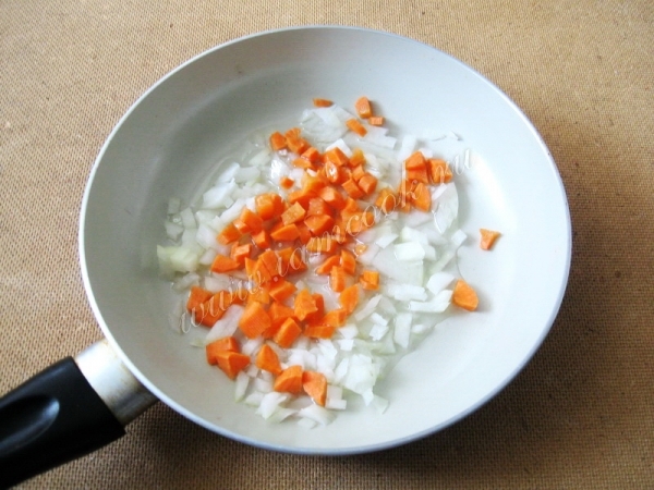 Лук с морковью, обжарка
