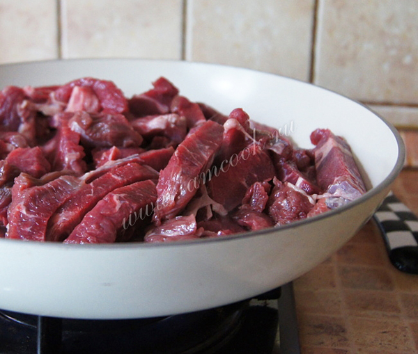 Порезанная мякоть говядины