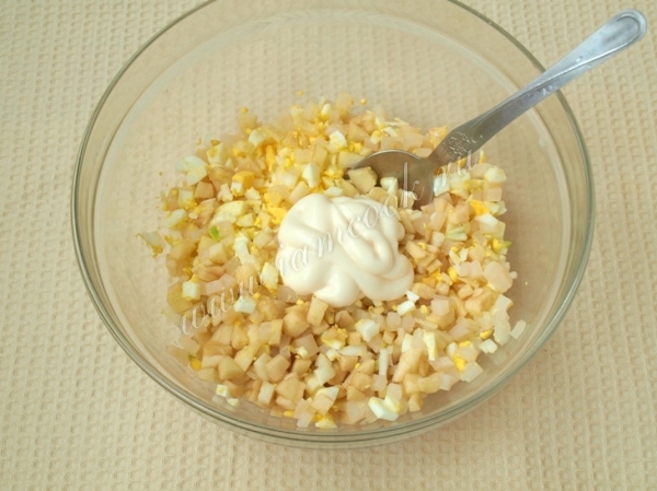 Заправка салата из кальмаров