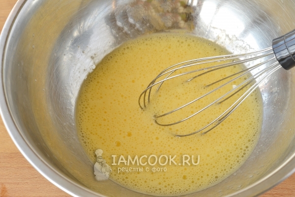 Добавить соду, погашенную уксусом