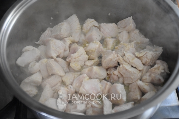 Обжарить мясо