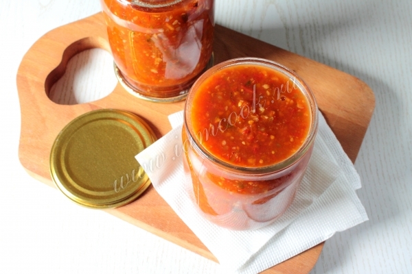 Соус сацебели в банках