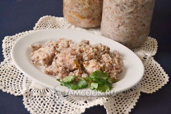 Фото домашней тушенки с гречкой