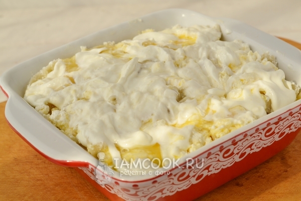 Смазать сметаной