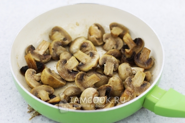 Шампиньоны на сковороде