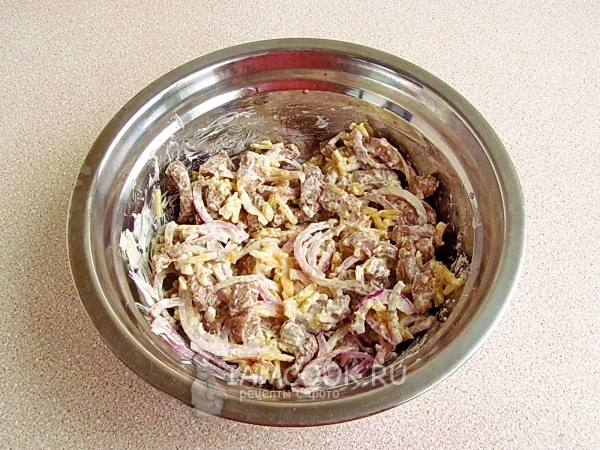 Готовая закуска из свинины и сыра