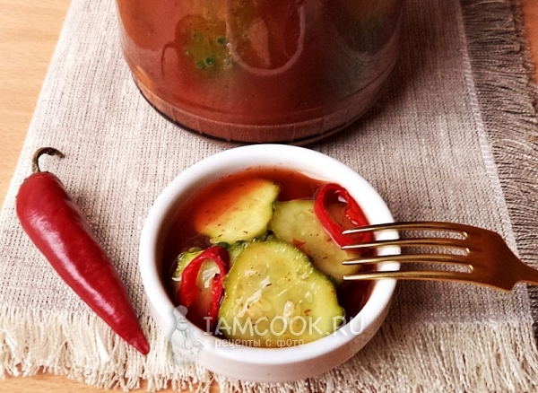 Рецепт огурцов с кетчупом и чили