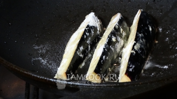 Пожарить баклажаны