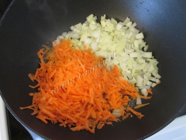 Лук обжаренный с морковью