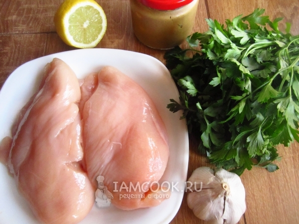Ингредиенты для куриного шашлыка в «зеленом» маринаде