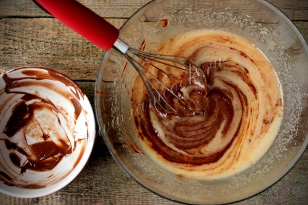 Масло с сахаром и яйцом