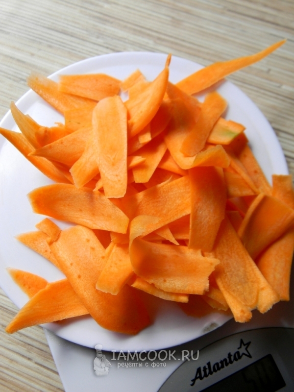 Нарезать морковь