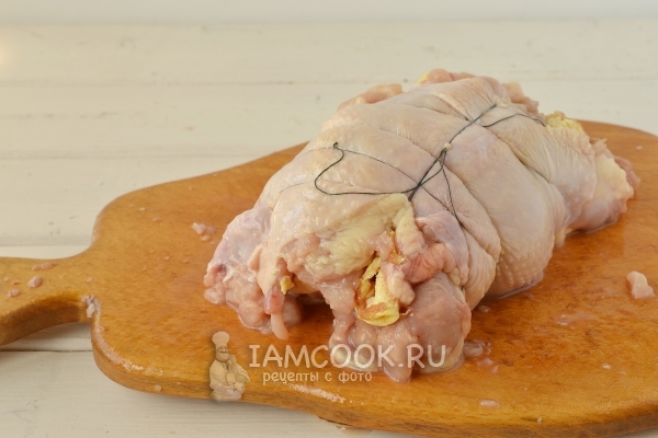 Свернуть курицу в рулет