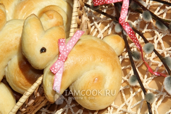 Готовые пасхальные булочки
