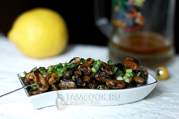 Рецепт мидий жареных с чесноком