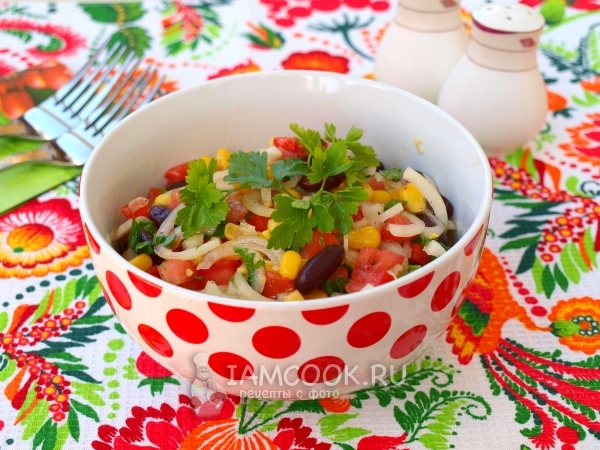 Рецепт салата с фасолью и кукурузой