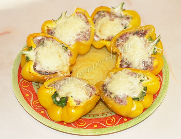 Фаршированный болгарский перец запеченный в духовке