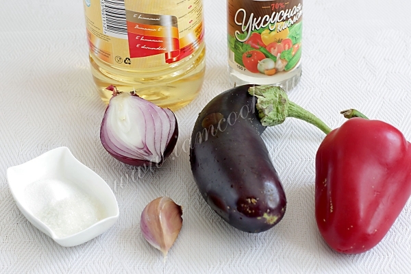 Ингредиенты для острого баклажанового салата