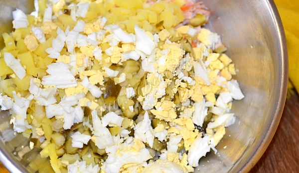 Добавить яйца