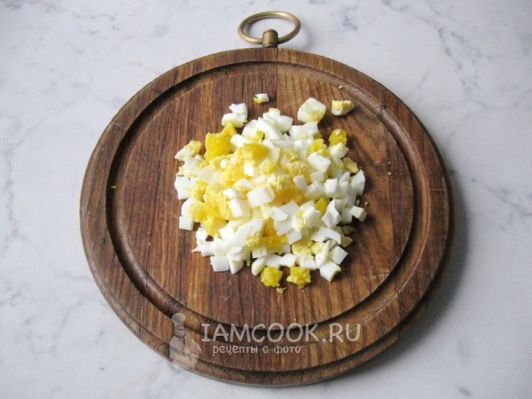 Яйцо порезанное