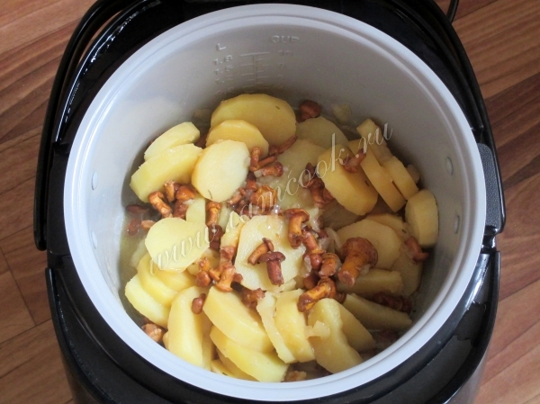 Картошка с лисичками в мультиварке