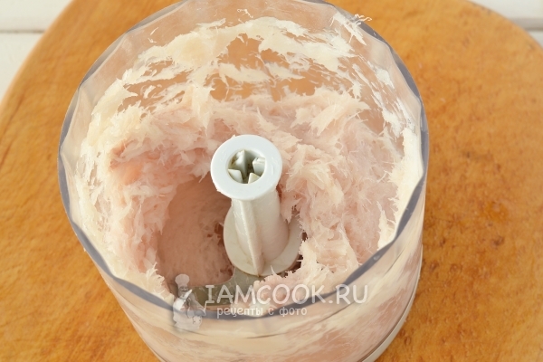 Перемолоть филе в блендере