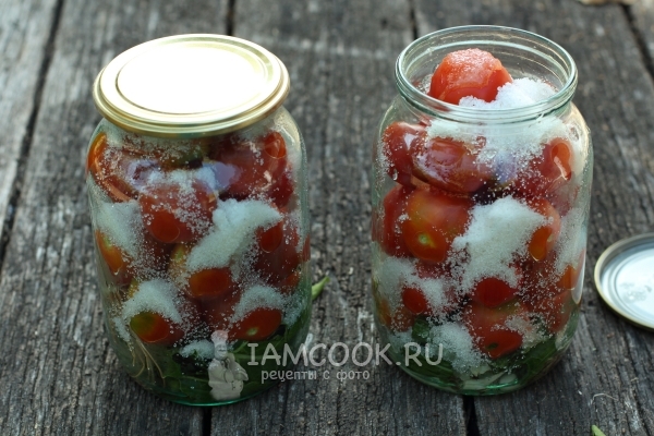 Добавить соль, сахар и уксус