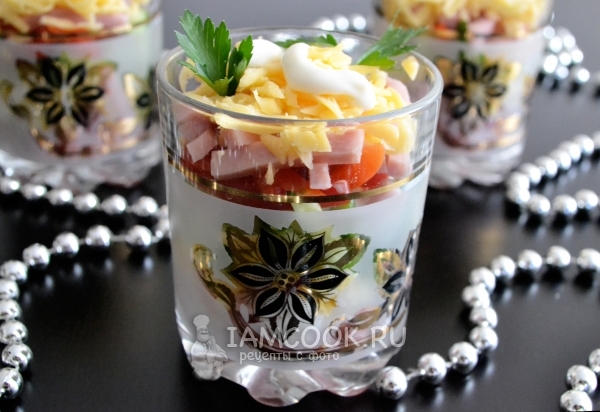 Фото салата-коктейля с ветчиной и сыром