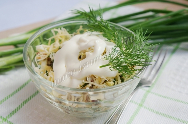 Рецепт салата из рыбных консервов