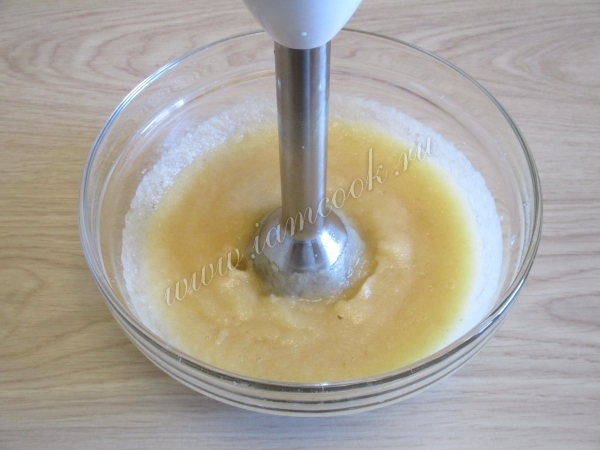 Яблочное пюре