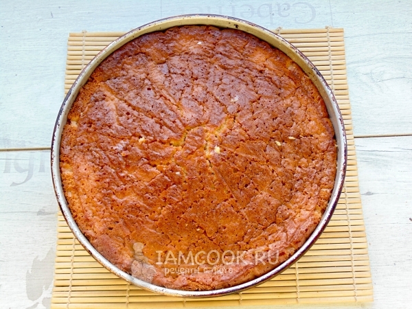 Дать бисквиту впитать все молоко