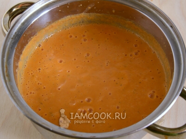 Пюрировать суп блендером