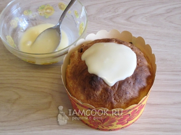 Покрыть кулич глазурью