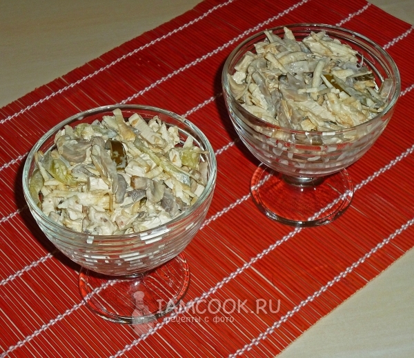Рецепт английского салата с курицей и грибами