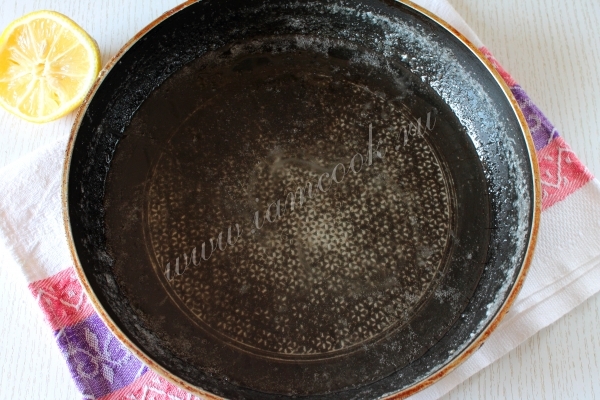 Добавить сок лимона