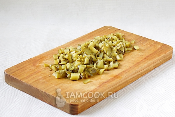 Порезать огурцы