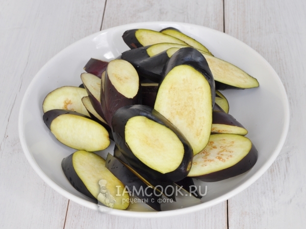 Порезать баклажаны